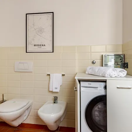 Casa Enzo - Near The Centre 3* Modena