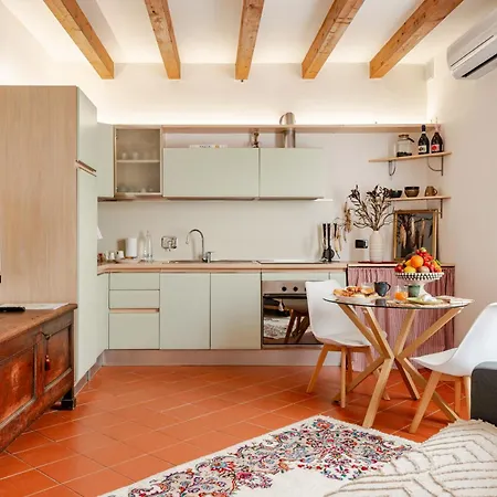 Casa Enzo - Near The Centre 3* Modena