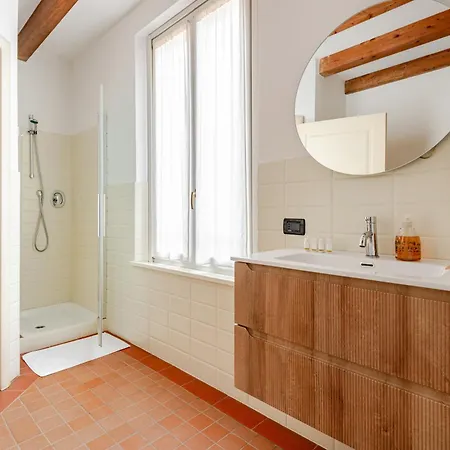 Nocleg ze śniadaniem Casa Enzo - Old Town & Station - Ac, Free Parking - Family & Business 3*
