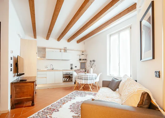 Bed & Breakfast Casa Enzo - Near The Centre 3*