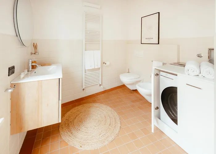 Casa Enzo - Near The Centre 3* Modena